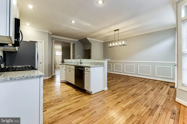 $3,800 | 953 Harrison Circle, Alexandria, VA 22304