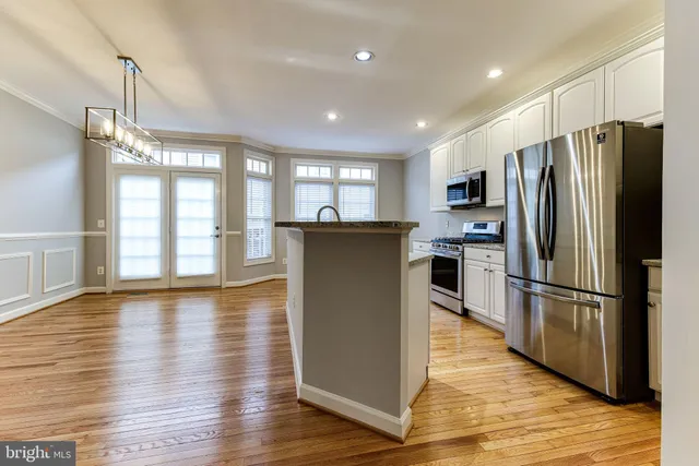 $3,800 | 953 Harrison Circle, Alexandria, VA 22304