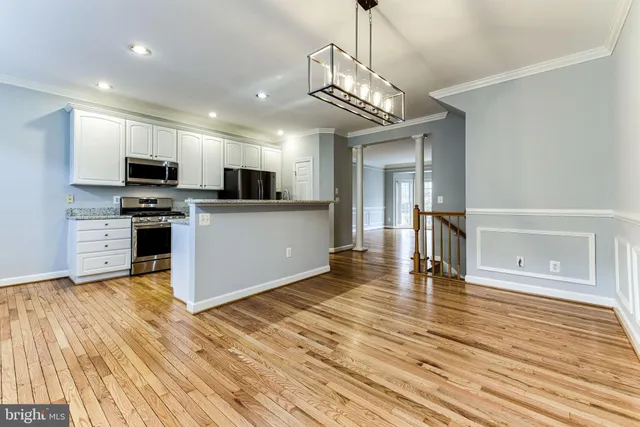 $3,800 | 953 Harrison Circle, Alexandria, VA 22304