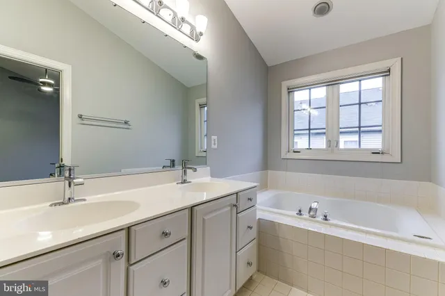 $3,800 | 953 Harrison Circle, Alexandria, VA 22304