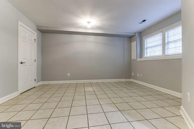 $3,800 | 953 Harrison Circle, Alexandria, VA 22304