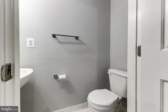 $3,800 | 953 Harrison Circle, Alexandria, VA 22304