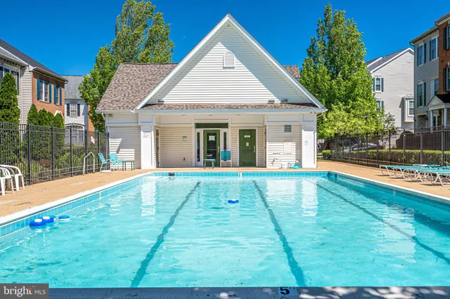 $3,800 | 953 Harrison Circle, Alexandria, VA 22304