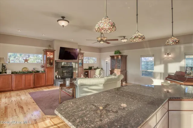 $1,230,000 | 1880 East Grandview Drive, Coeur D'Alene, ID 83815