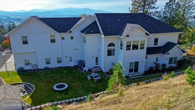 $1,230,000 | 1880 East Grandview Drive, Coeur D'Alene, ID 83815