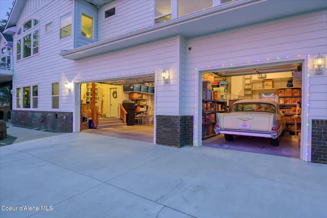 $1,230,000 | 1880 East Grandview Drive, Coeur D'Alene, ID 83815