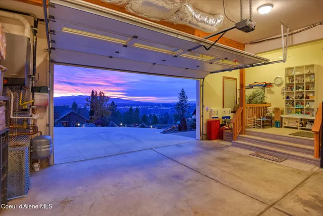 $1,230,000 | 1880 East Grandview Drive, Coeur D'Alene, ID 83815