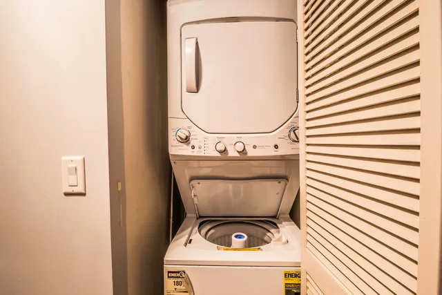 $2,900 | 451 West Huron Street, Unit 1311, Chicago, IL 60654