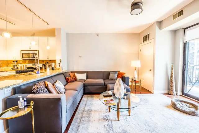 $2,900 | 451 West Huron Street, Unit 1311, Chicago, IL 60654