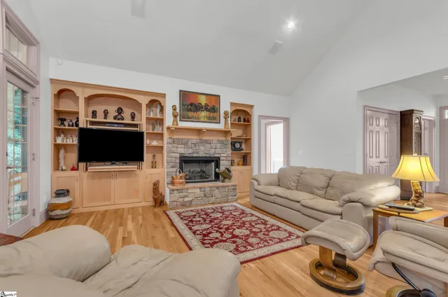 $680,000 | 28 Windswept Lane, Travelers Rest, SC 29690