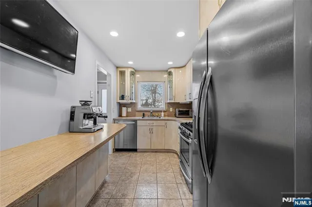 $5,000 | 213 Colonial Avenue, Saddle Brook, NJ 07663