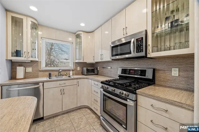 $5,000 | 213 Colonial Avenue, Saddle Brook, NJ 07663