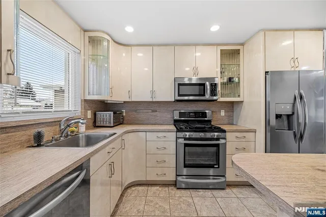 $5,000 | 213 Colonial Avenue, Saddle Brook, NJ 07663