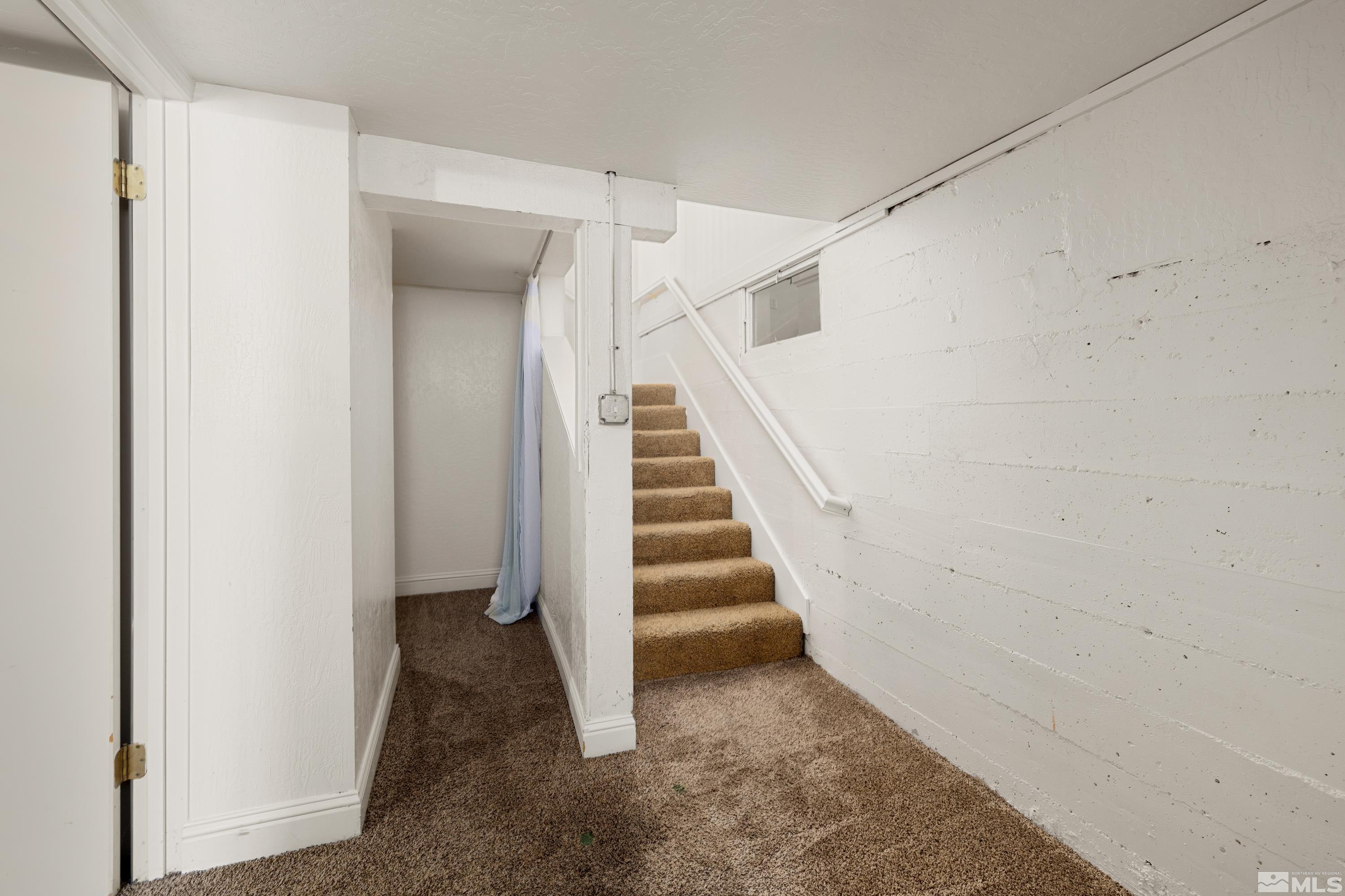 1180 Codel Way Reno, NV 89503 - Photo 21 of 39 a view of entryway