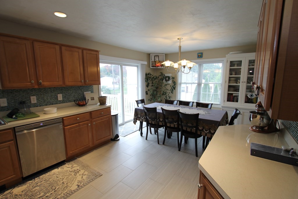 6 Waucantuck Road Worcester, MA 01606 - Photo 3 of 9 Gallery Image 3