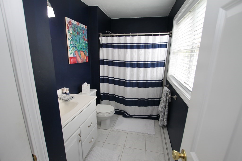 6 Waucantuck Road Worcester, MA 01606 - Photo 8 of 9 Gallery Image 8