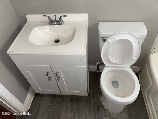 2428 Donna Road Louisville, KY 40216 - Photo 25 of 33 Bathroom 3