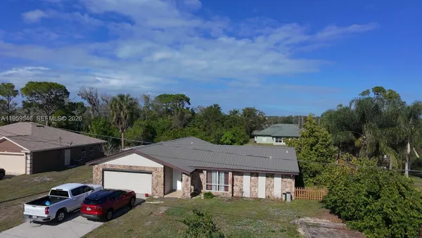 $325,000 | 1014 South Canal Boulevard, Sebring, FL 33870