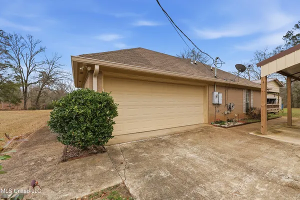 $260,000 | 263 Charlie James Road, Mendenhall, MS 39114