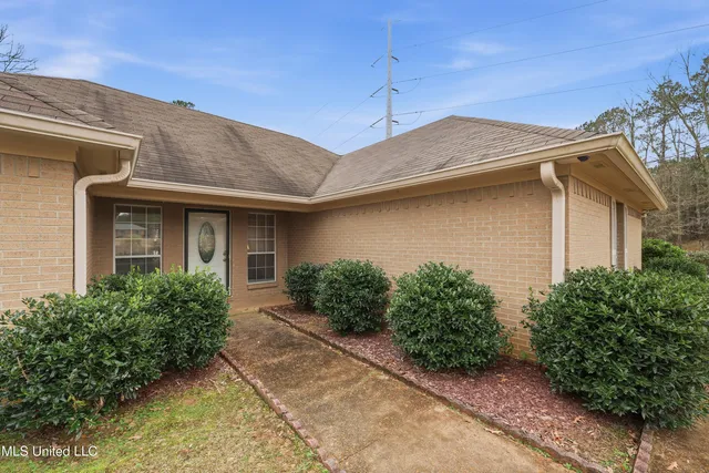 $260,000 | 263 Charlie James Road, Mendenhall, MS 39114