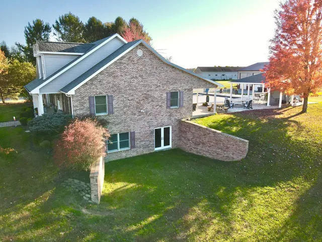 $742,500 | 7904 Highway 129, Versailles, IN 47042