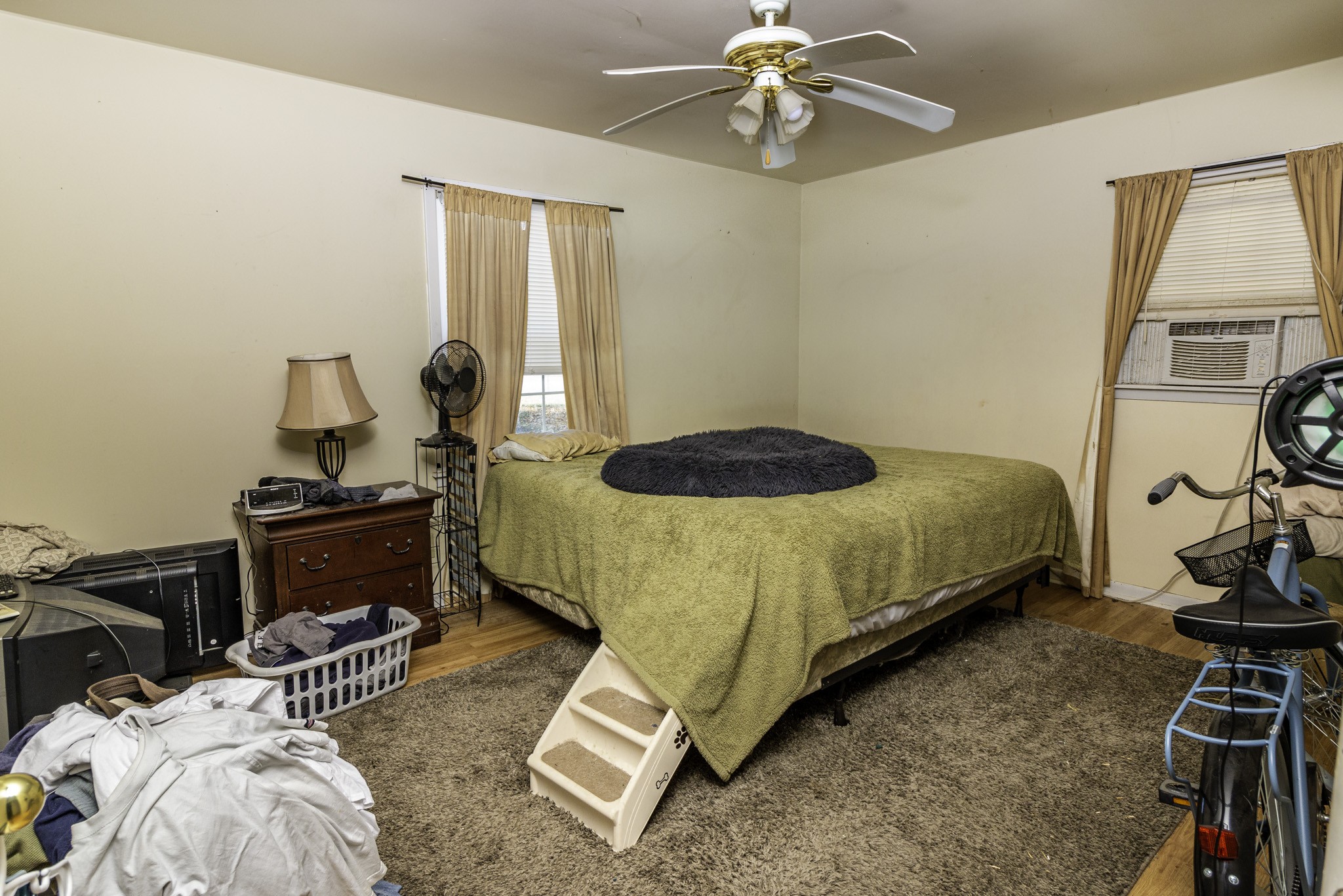 121 Glenn Springs Road Lawrenceburg, TN 38464 - Photo 12 of 17 a bedroom with bed and a window