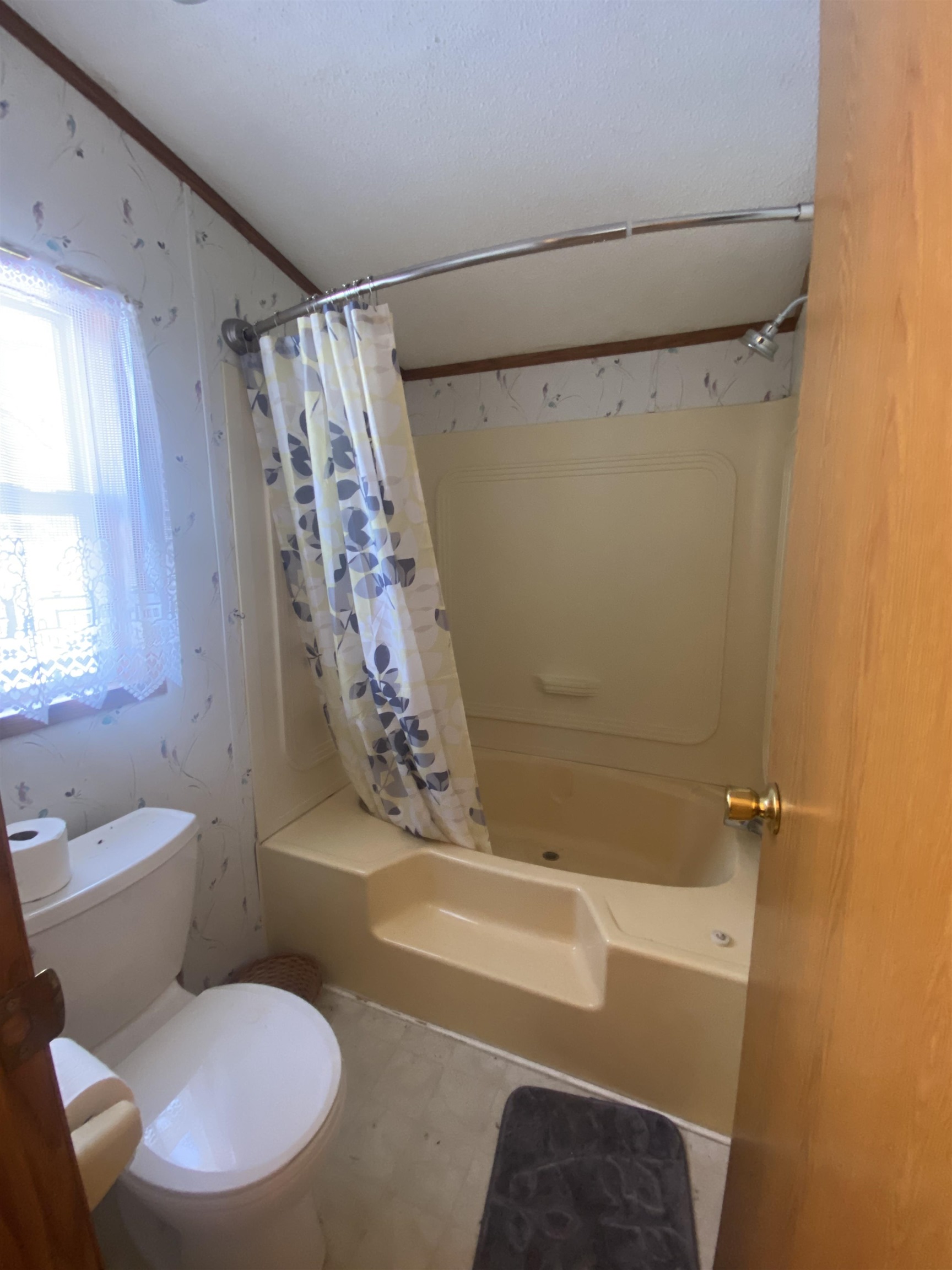 2095 Highway 14 Sharon, VT 05065 - Photo 5 of 10