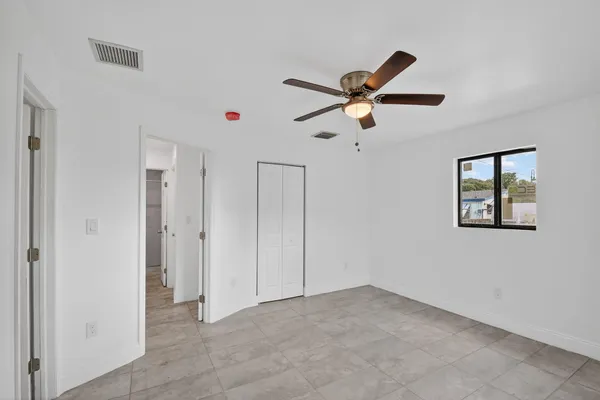 $2,500 | 917 West 2nd Street, Riviera Beach, FL 33404