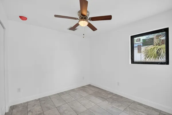 $2,500 | 917 West 2nd Street, Riviera Beach, FL 33404