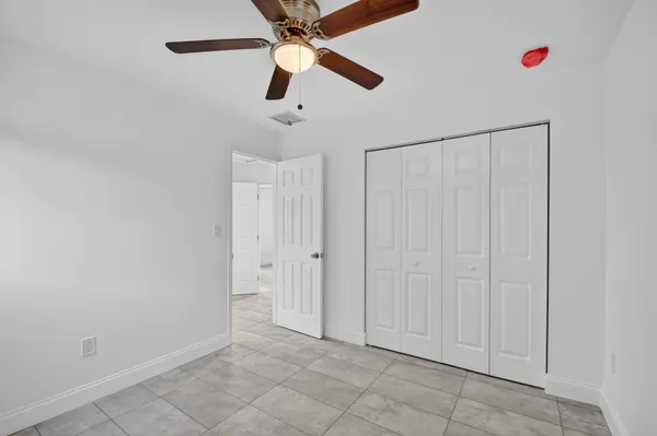 $2,500 | 917 West 2nd Street, Riviera Beach, FL 33404