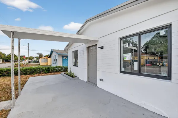 $2,500 | 917 West 2nd Street, Riviera Beach, FL 33404