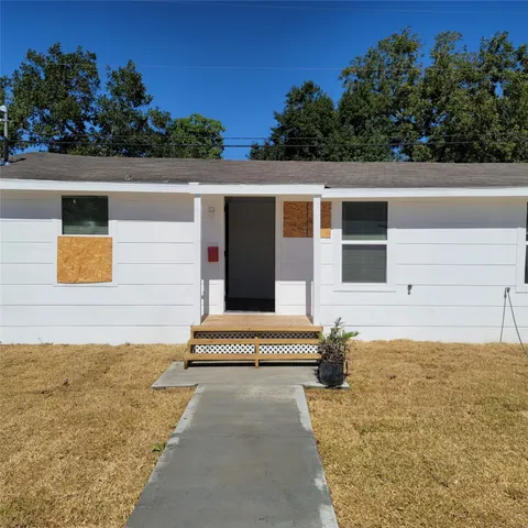 $800 | 6901 Dumble Street, Unit 4, Houston, TX 77021