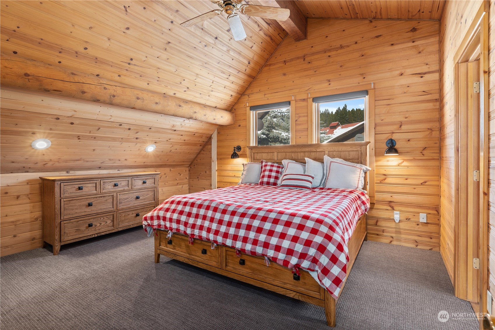 3435 Teanaway Road Cle Elum, WA 98922 - Photo 30 of 33 a bedroom with a bed and a dresser