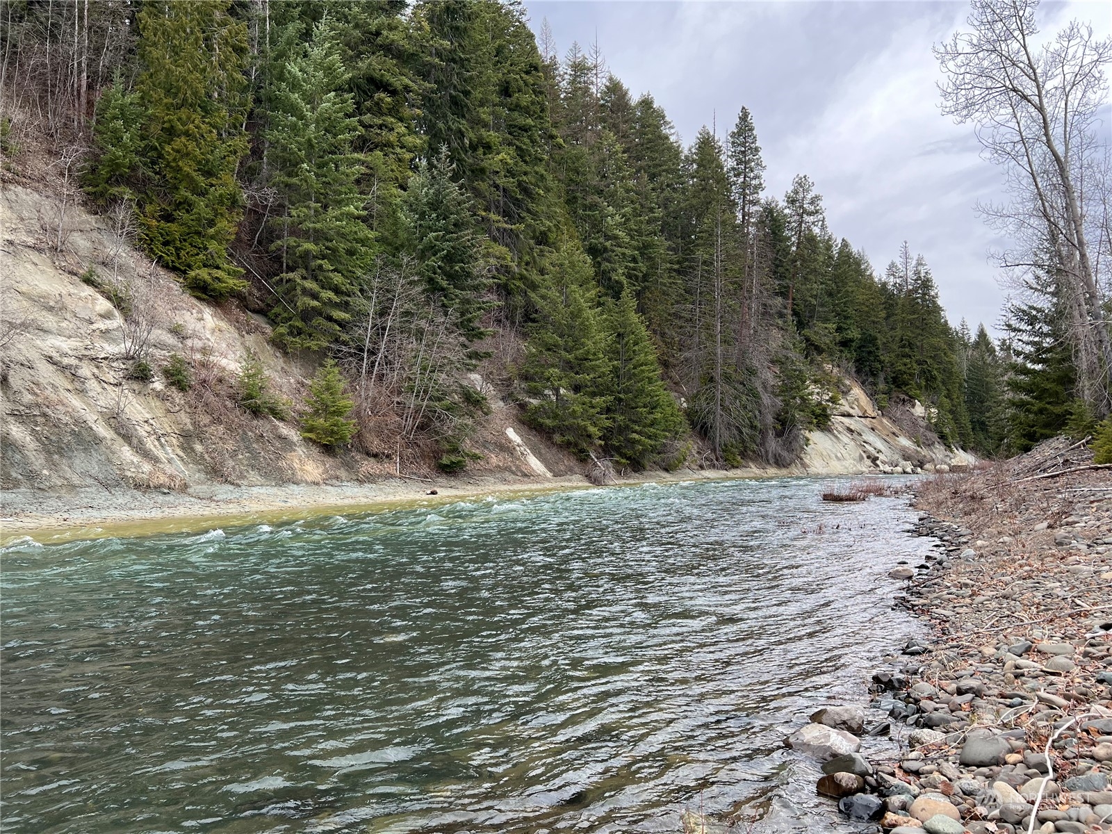 3435 Teanaway Road Cle Elum, WA 98922 - Photo 33 of 33 a backyard of a house with large trees