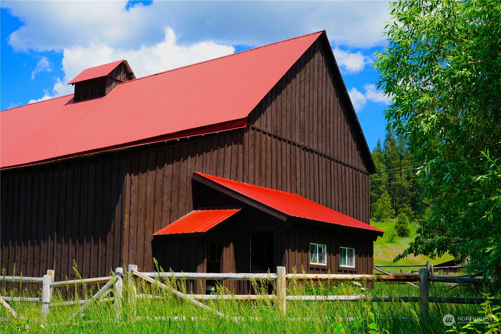 3435 Teanaway Road Cle Elum, WA 98922 - Photo 5 of 33 a view of backyard of house with seating space