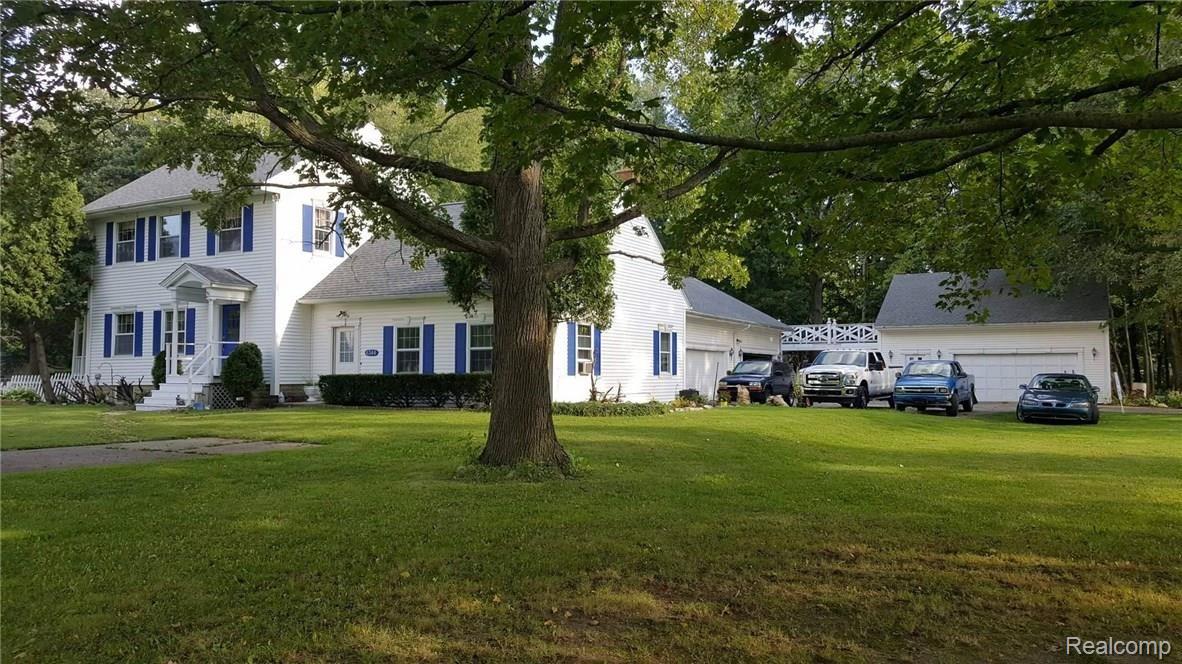 4344 Lapeer Road Burton, MI 48509 - Photo 2 of 48 6+ Car Garage
