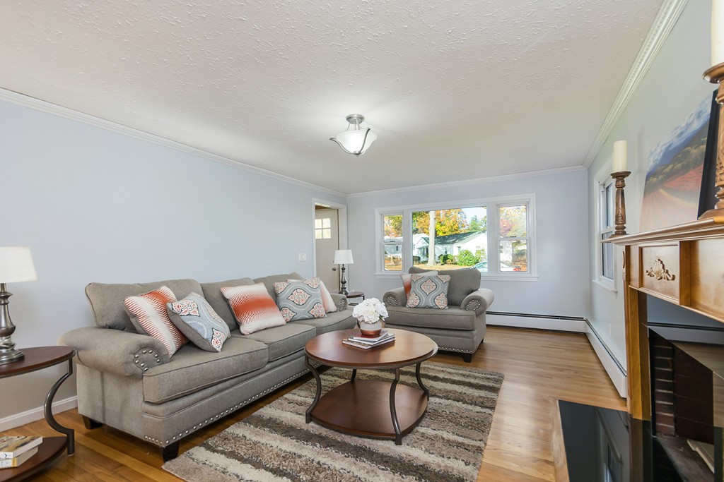 104 Bretton Road Springfield, MA 01119 - Photo 3 of 11