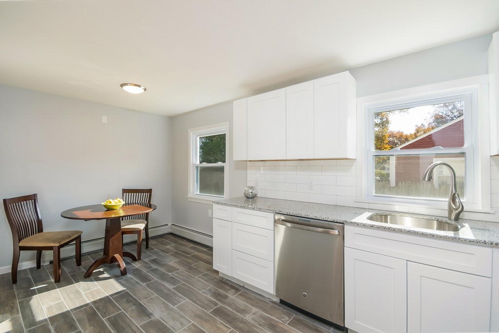 104 Bretton Road Springfield, MA 01119 - Photo 5 of 11