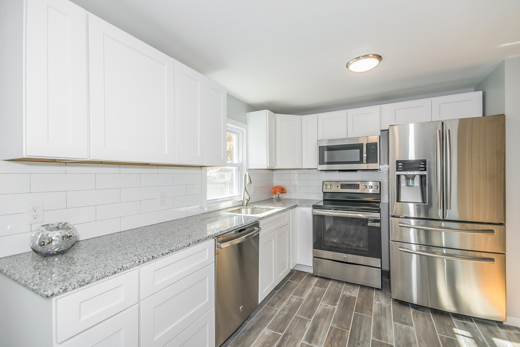 104 Bretton Road Springfield, MA 01119 - Photo 6 of 11