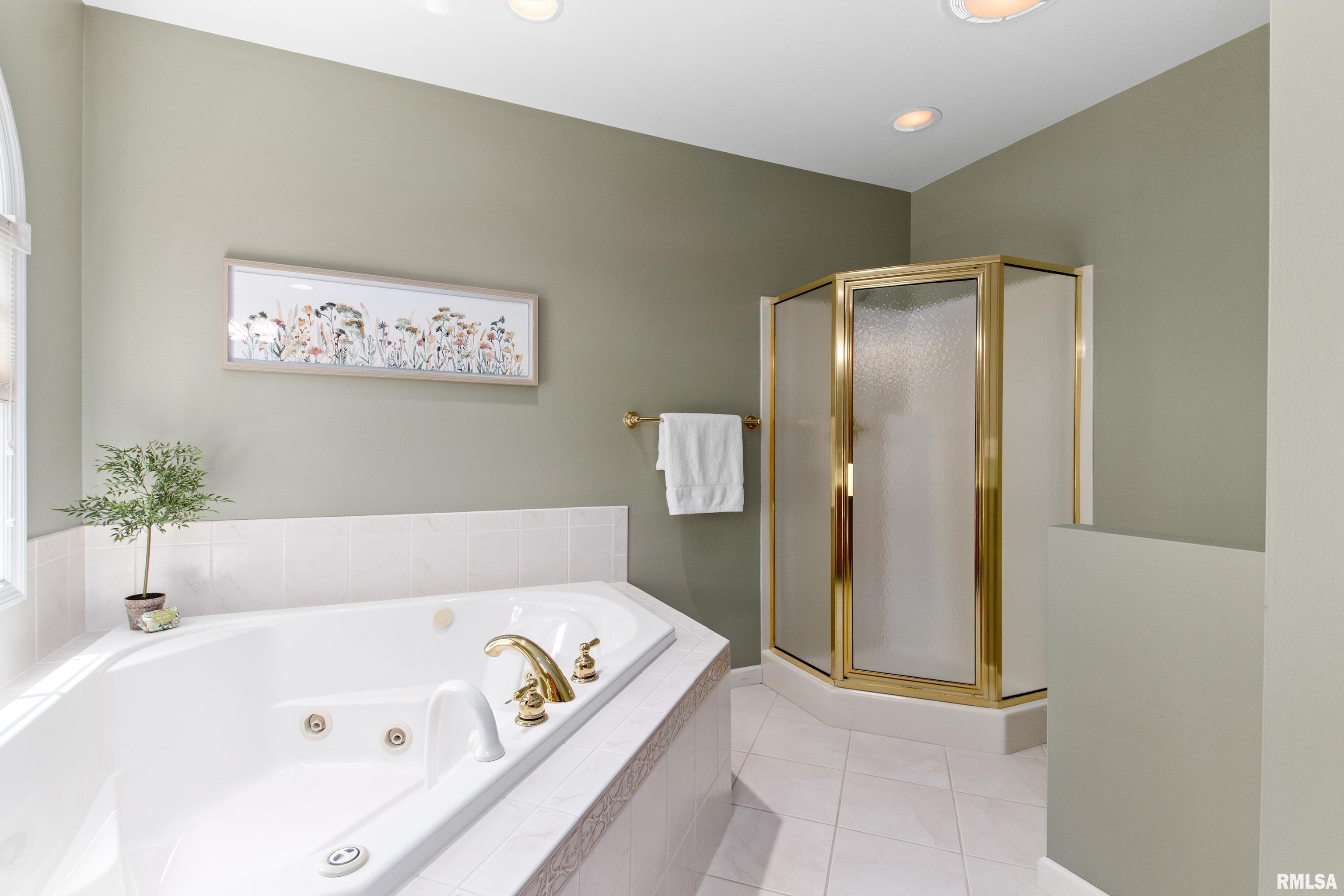 6012 North Wickwood Road Peoria, IL 61614 - Photo 29 of 50