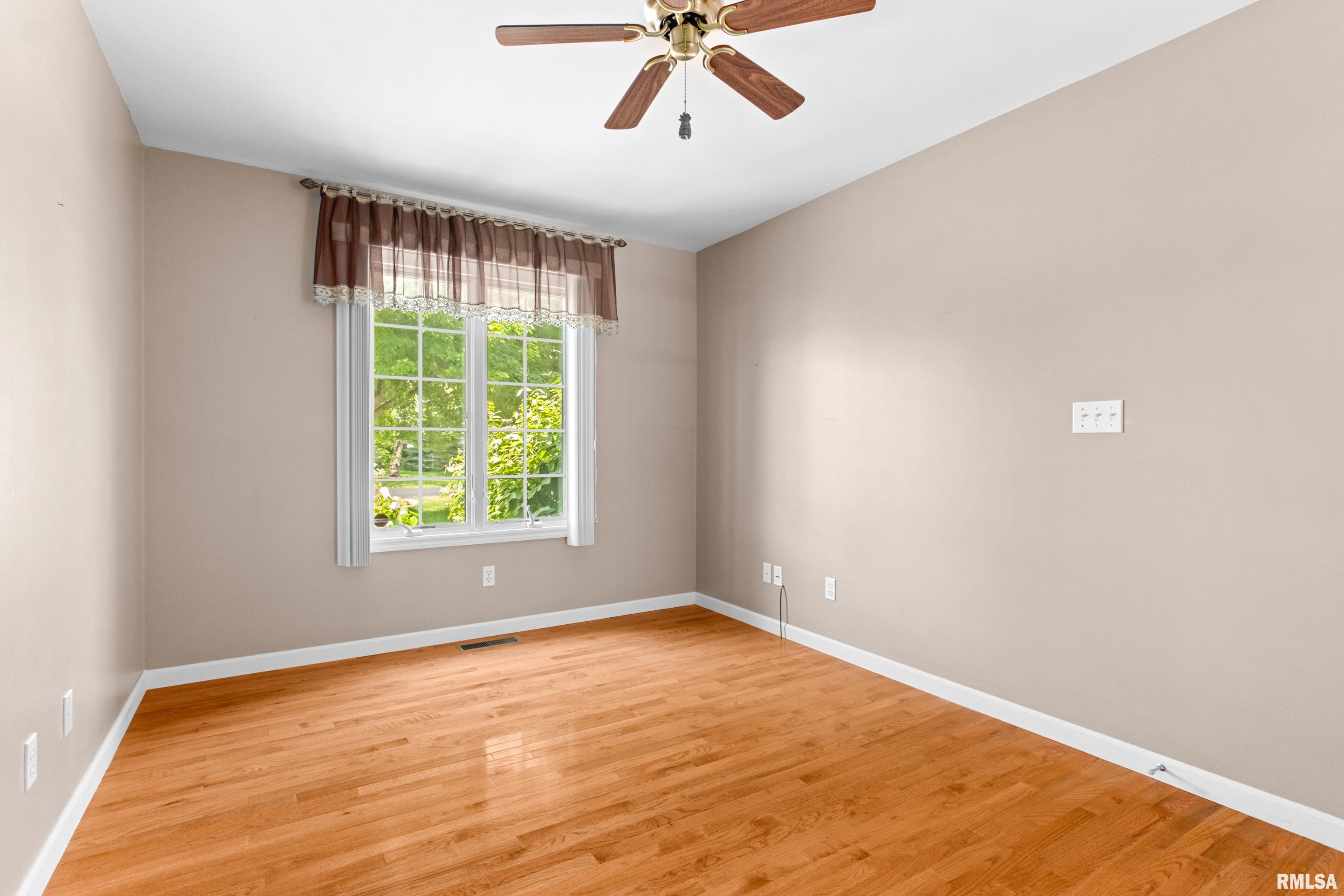 6012 North Wickwood Road Peoria, IL 61614 - Photo 33 of 50
