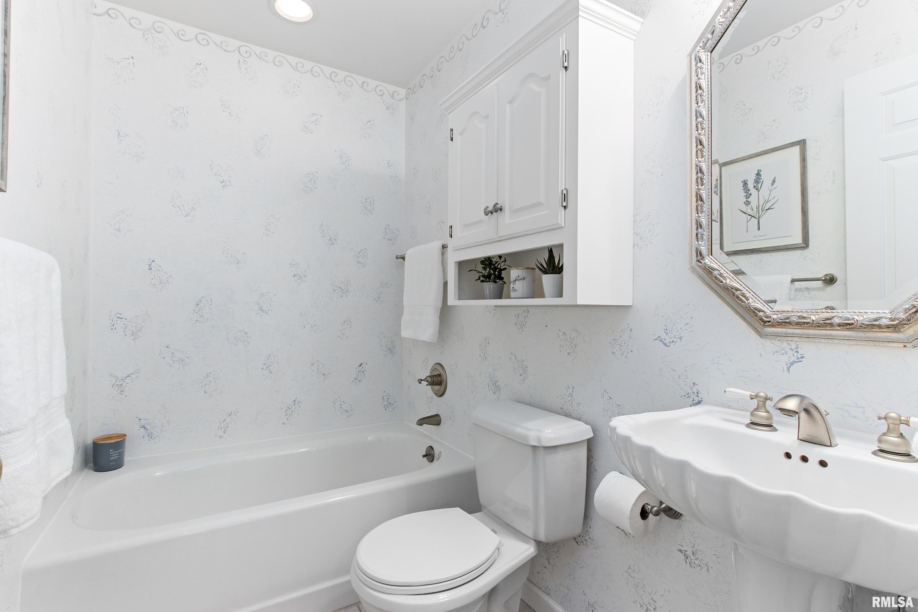 6012 North Wickwood Road Peoria, IL 61614 - Photo 35 of 50