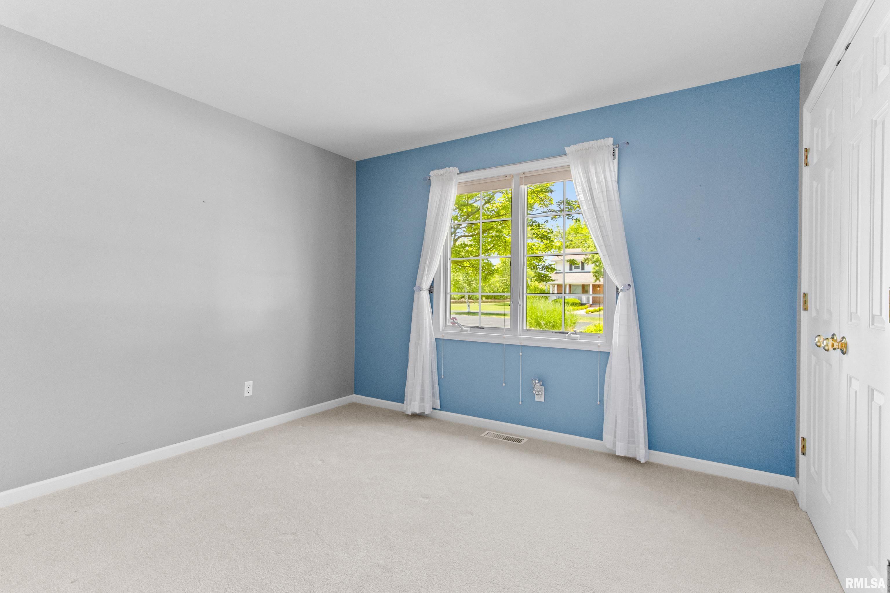 6012 North Wickwood Road Peoria, IL 61614 - Photo 36 of 50