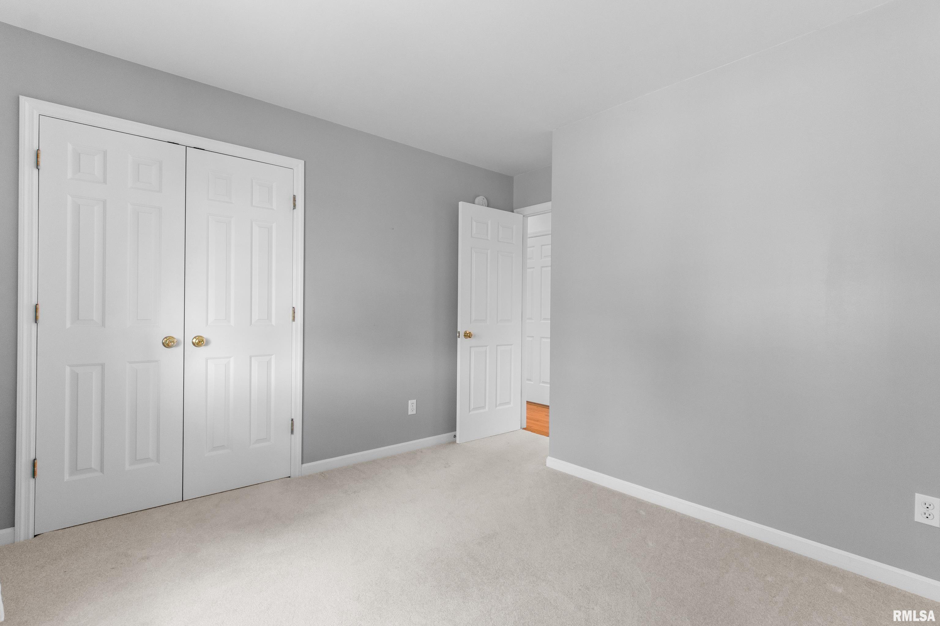 6012 North Wickwood Road Peoria, IL 61614 - Photo 38 of 50