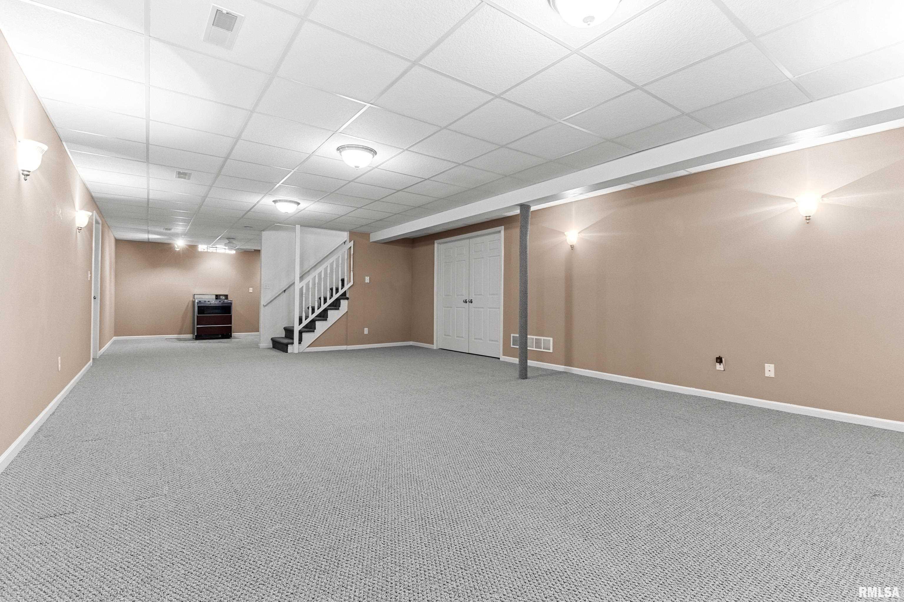 6012 North Wickwood Road Peoria, IL 61614 - Photo 40 of 50