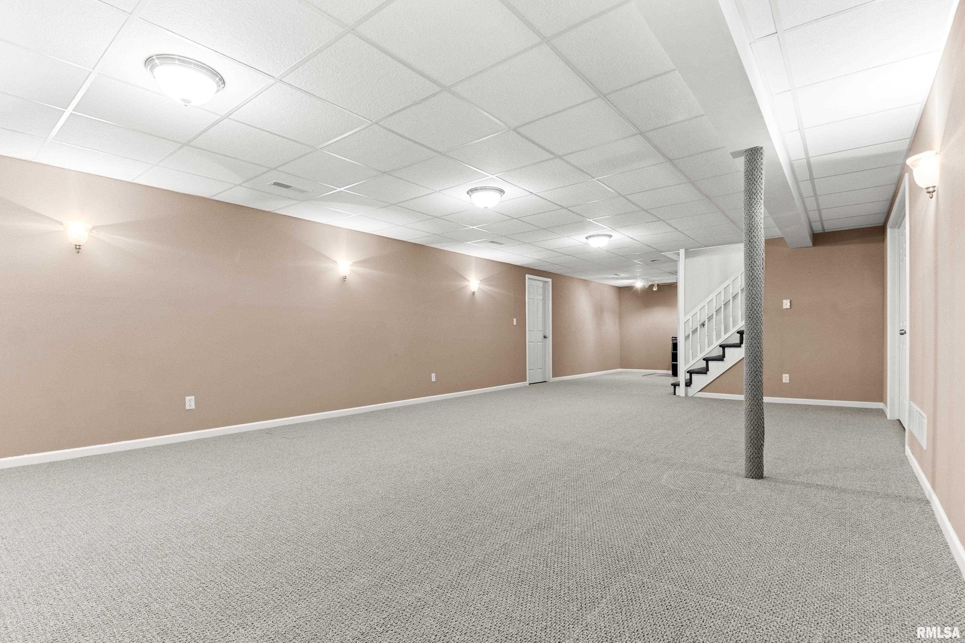 6012 North Wickwood Road Peoria, IL 61614 - Photo 41 of 50