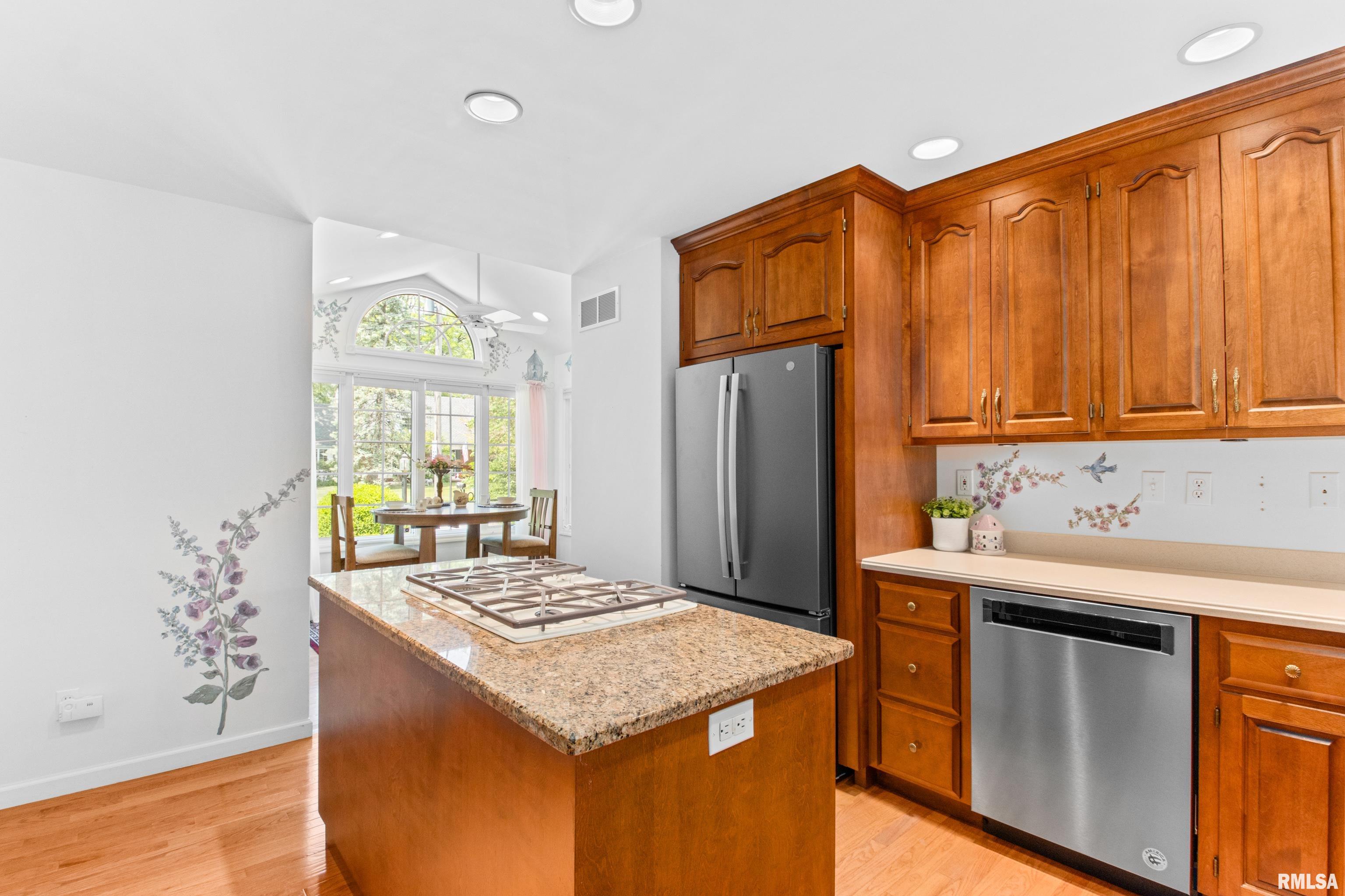 6012 North Wickwood Road Peoria, IL 61614 - Photo 10 of 50