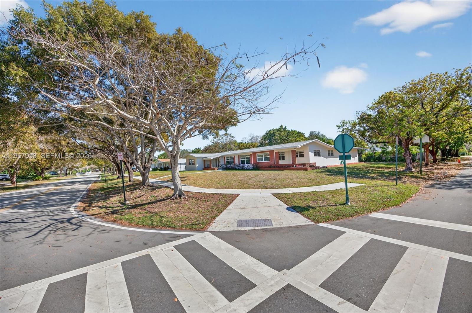 7280 Southwest 128th Street Pinecrest, FL 33156 - Photo 4 of 57