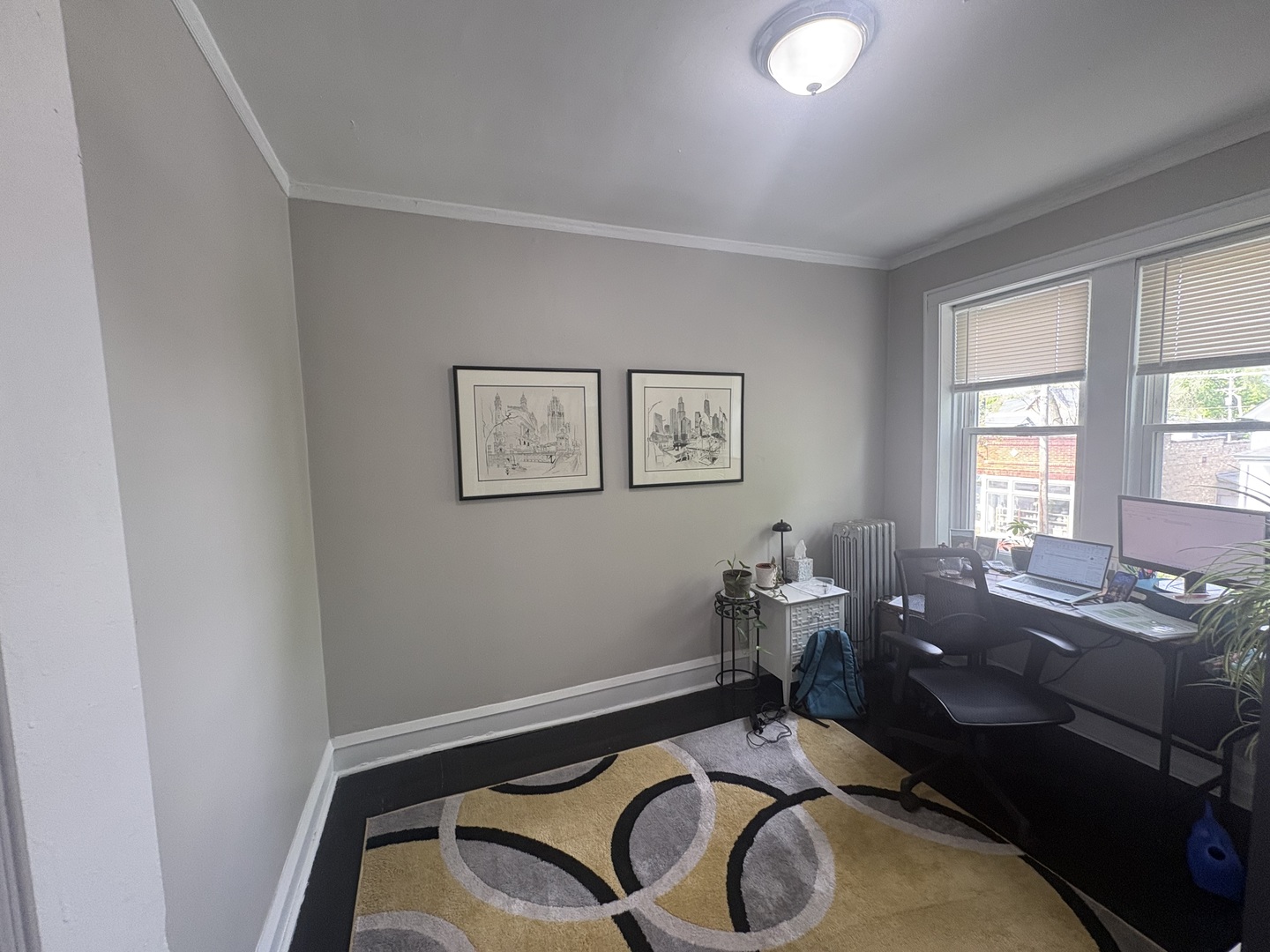 1529 Greenleaf Street Evanston, IL 60202 - Photo 10 of 15 a room with furniture and window