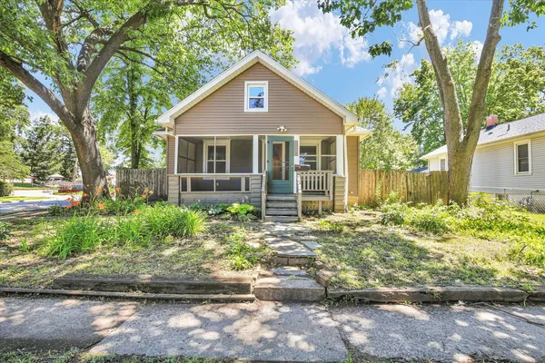 $149,900 | 810 North Busey Avenue, Urbana, IL 61801